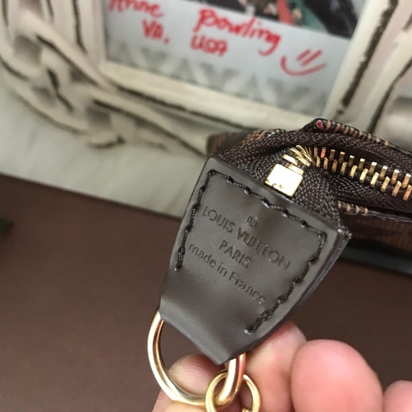 ❌SOLD❌
Mini Pochette Accessoires Trunks DE - Picture 2 of 6